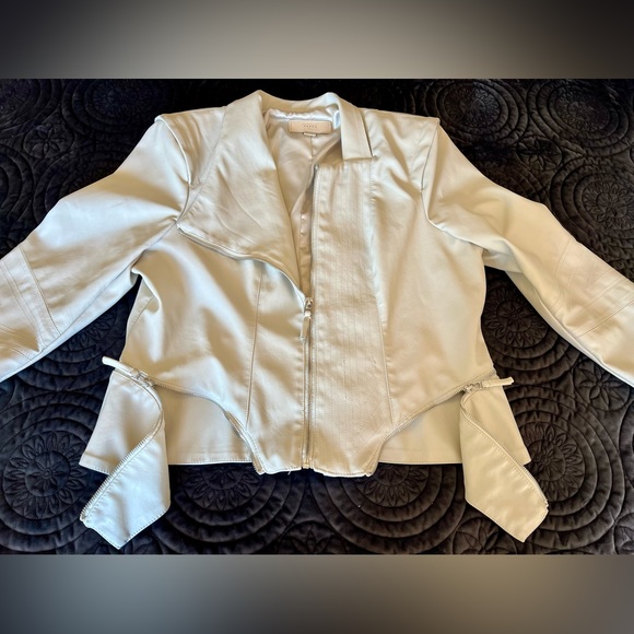 BLANKNYC Zipper Detail Asymmetrical Moto Jacket Faux Leather “Vanilla Latte” - Picture 5 of 16